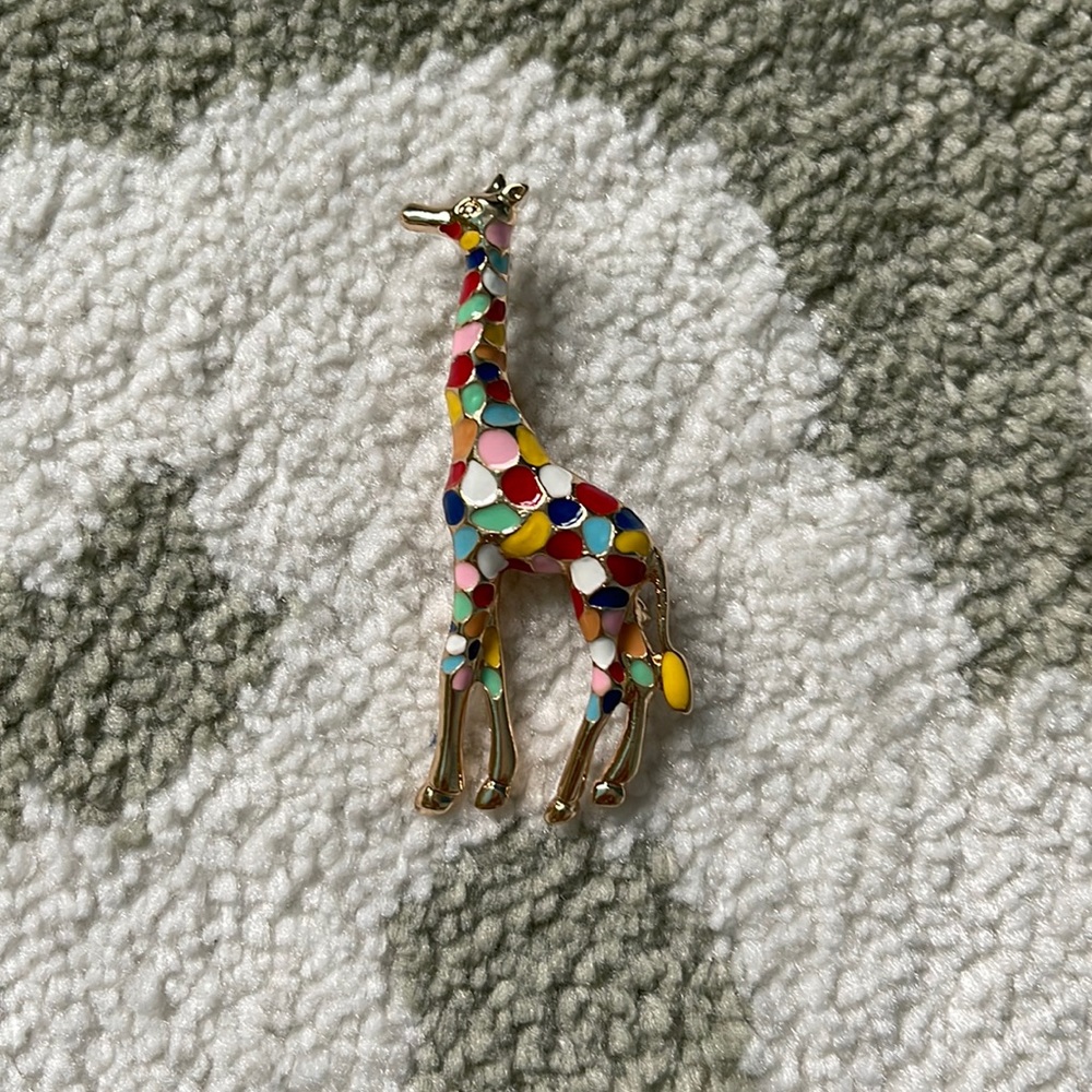 Giraffe 🦒 Brooch